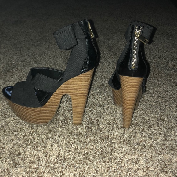 Jessica Simpson Heels - Picture 1 of 2